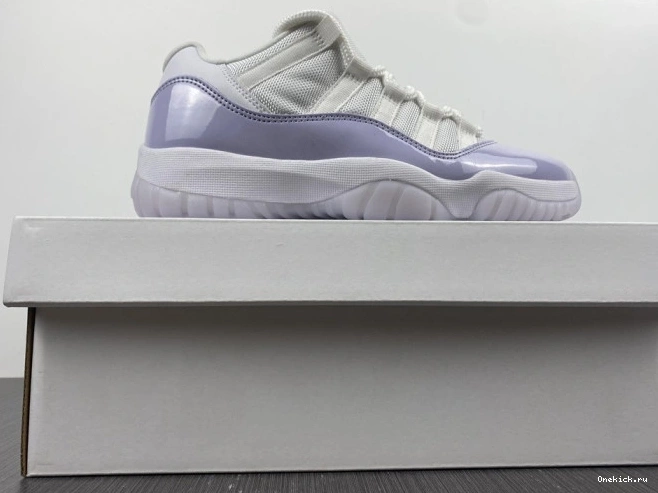 One Kick Air Low Pure AH7860-101 11 Violet WMNS Jordan 0713